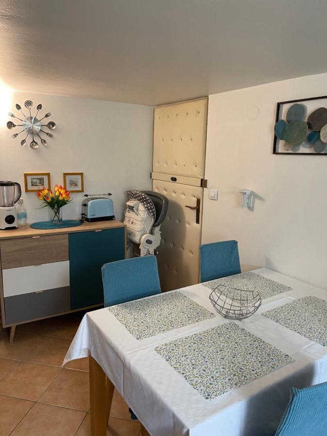 Apartment Mirana With Garden And Free Parking Zadar Exterior photo