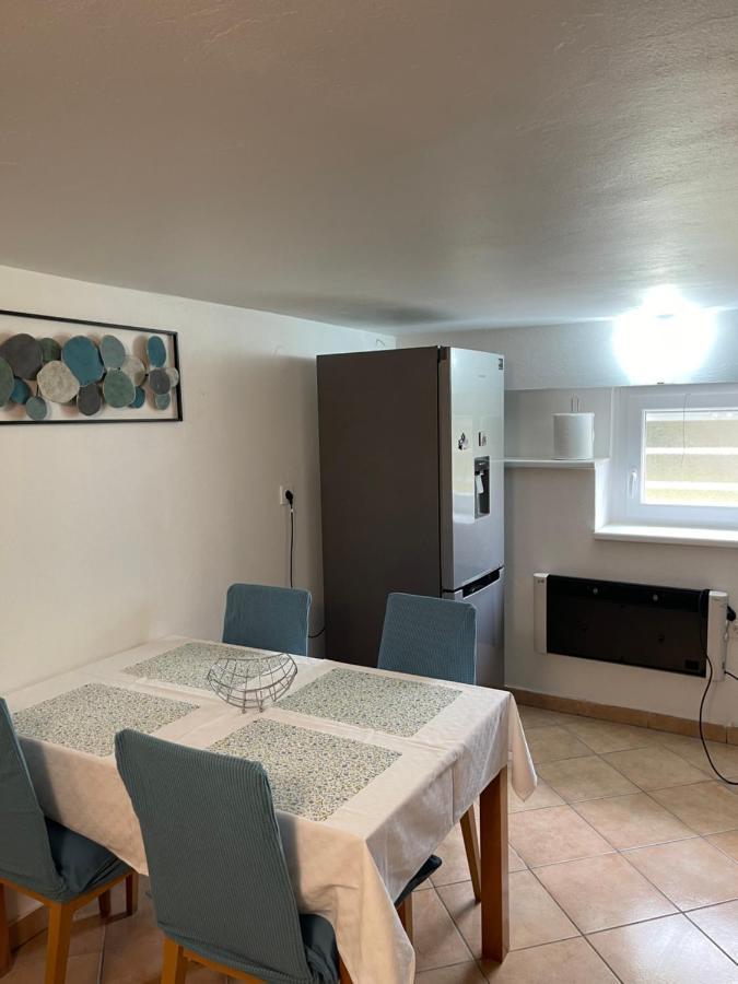 Apartment Mirana With Garden And Free Parking Zadar Exterior photo